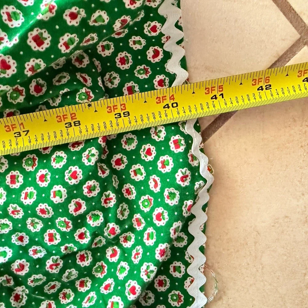 Handmade Red‎ And Green Ruffled Christmas Tree Skirt 40 Inches Across